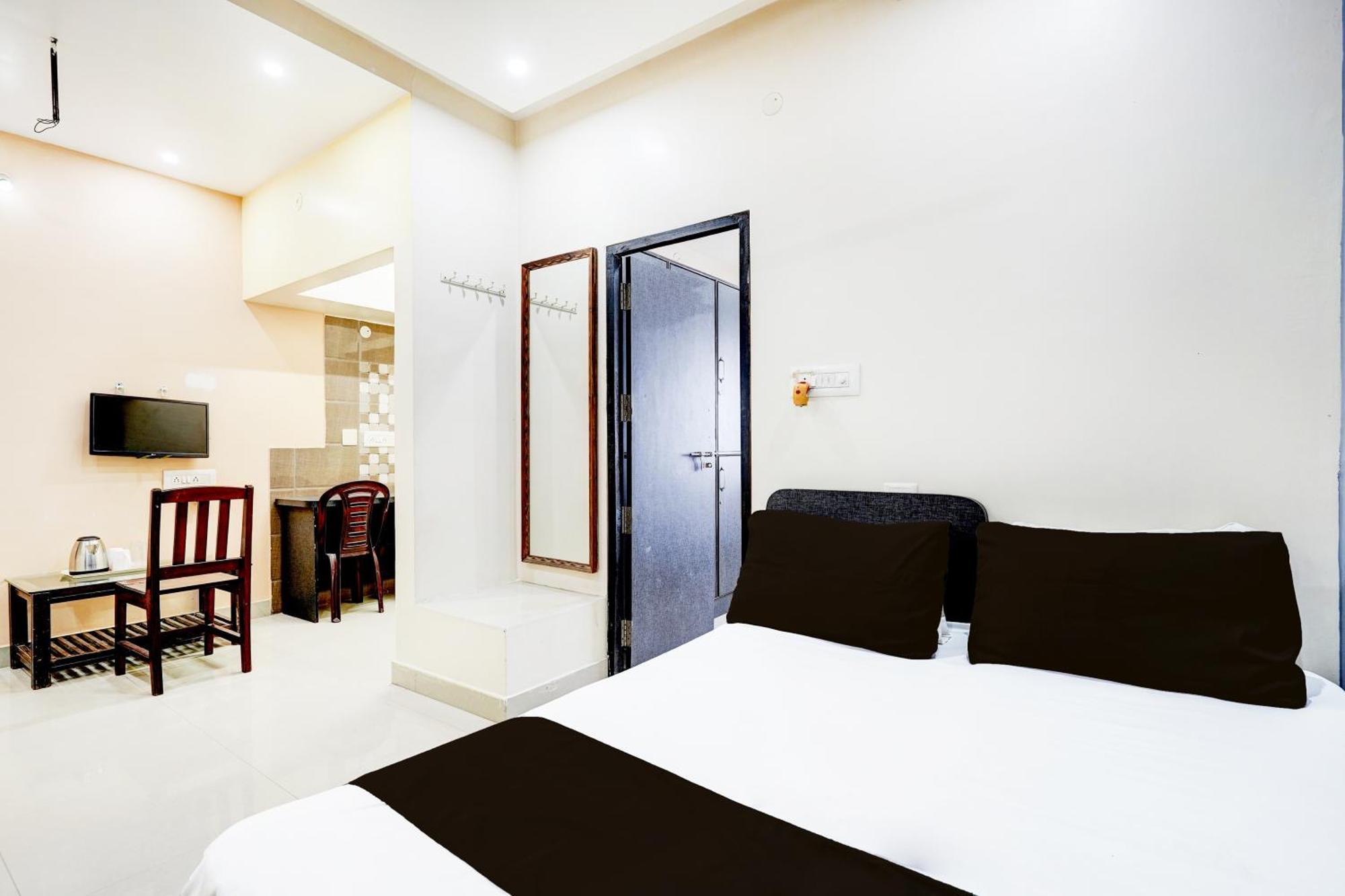 Отель Nagananda Residency Бангалор Экстерьер фото